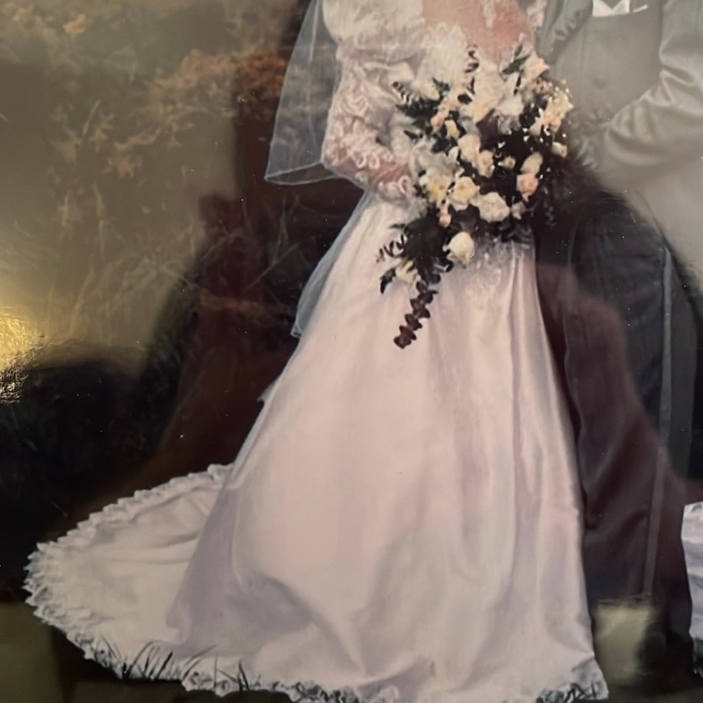 Wedding gown vintage size 6